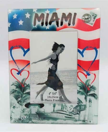 Miami Glass Photo Frame Feature Hearts and USA Flage - Fits 4” x 6” Picture - Great Photo Frame Souvenir