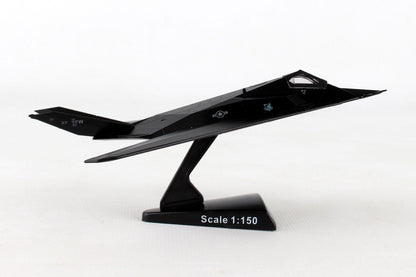 Daron  Lockheed F-117 Die-cast Metal Nighthawk 1:150 - Stealth Attack Aircraft
