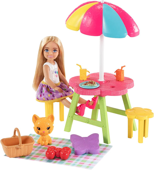 Barbie Chelsea Picnic Playset with Chelsea Doll (6-in Blonde), Pet Kitten, Picnic Table, Umbrella, Basket & Accessories