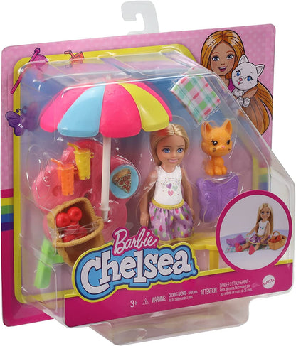 Barbie Chelsea Picnic Playset with Chelsea Doll (6-in Blonde), Pet Kitten, Picnic Table, Umbrella, Basket & Accessories