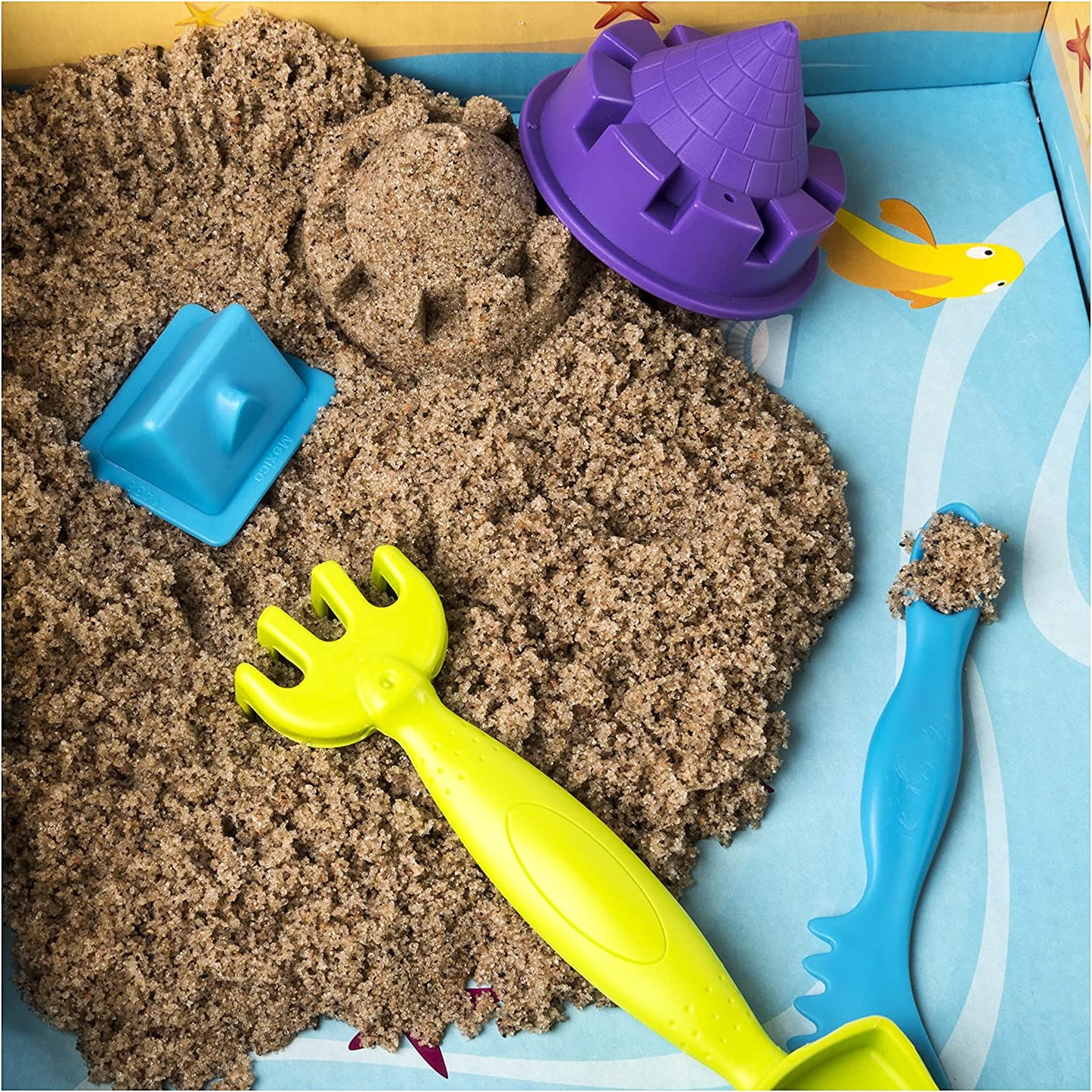 Kinetic Sand, Beach Day Fun Playset with Castle Molds, Tools, and 12 oz. of Kinetic Sand